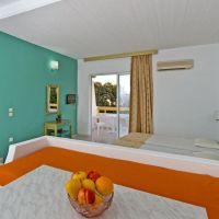 trianta hotel apartments