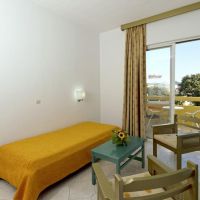 trianta hotel apartments