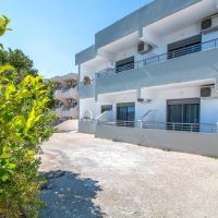 hillside studios & apartments