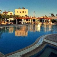 coliseum studios and apartments