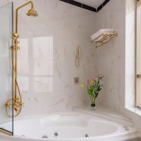 crystal al majaz hotel
